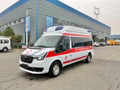 國(guó)六v348長(zhǎng)軸原廠高頂救護(hù)車(chē)