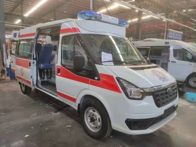 國(guó)六V348長(zhǎng)軸中頂監(jiān)護(hù)型救護(hù)車(chē)